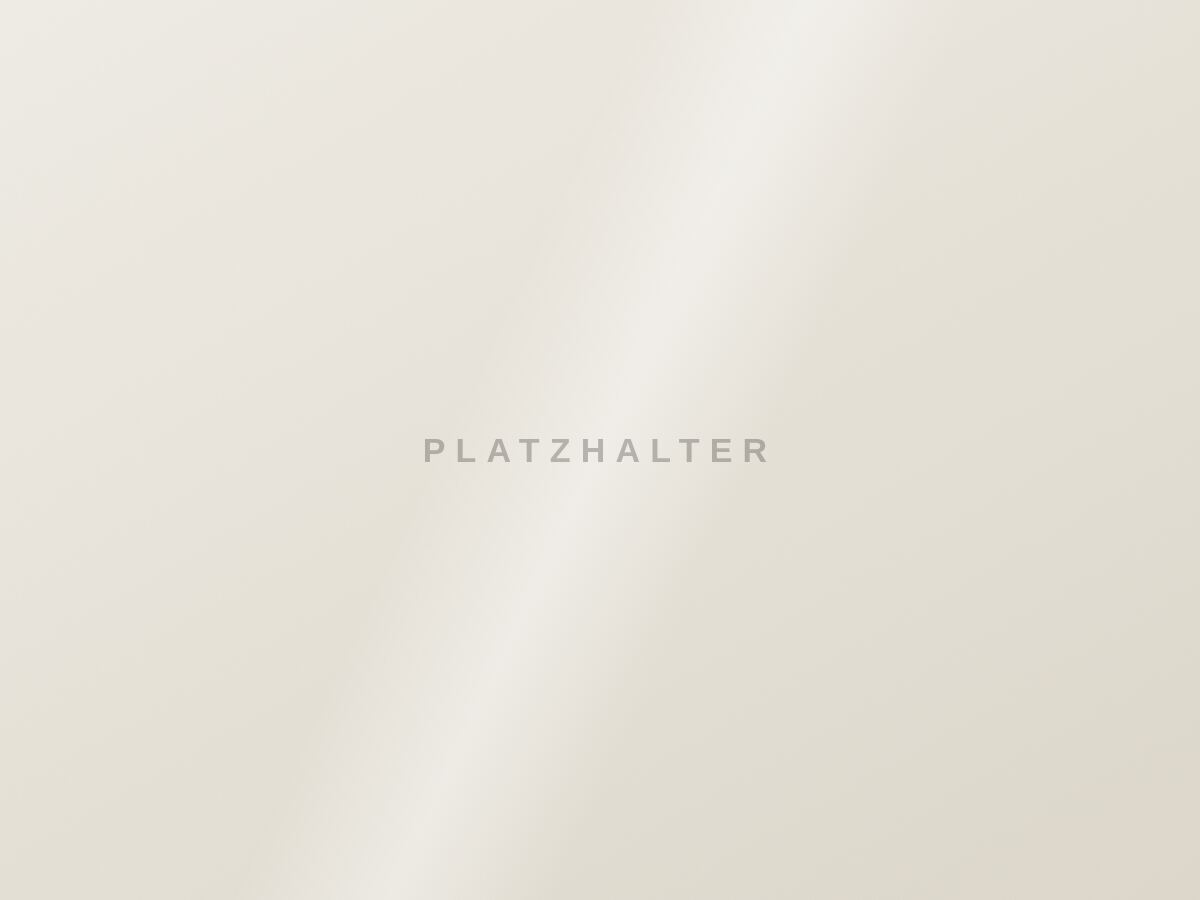 Dieselbe Wandfläche nach der Verputzung: glatt und hell